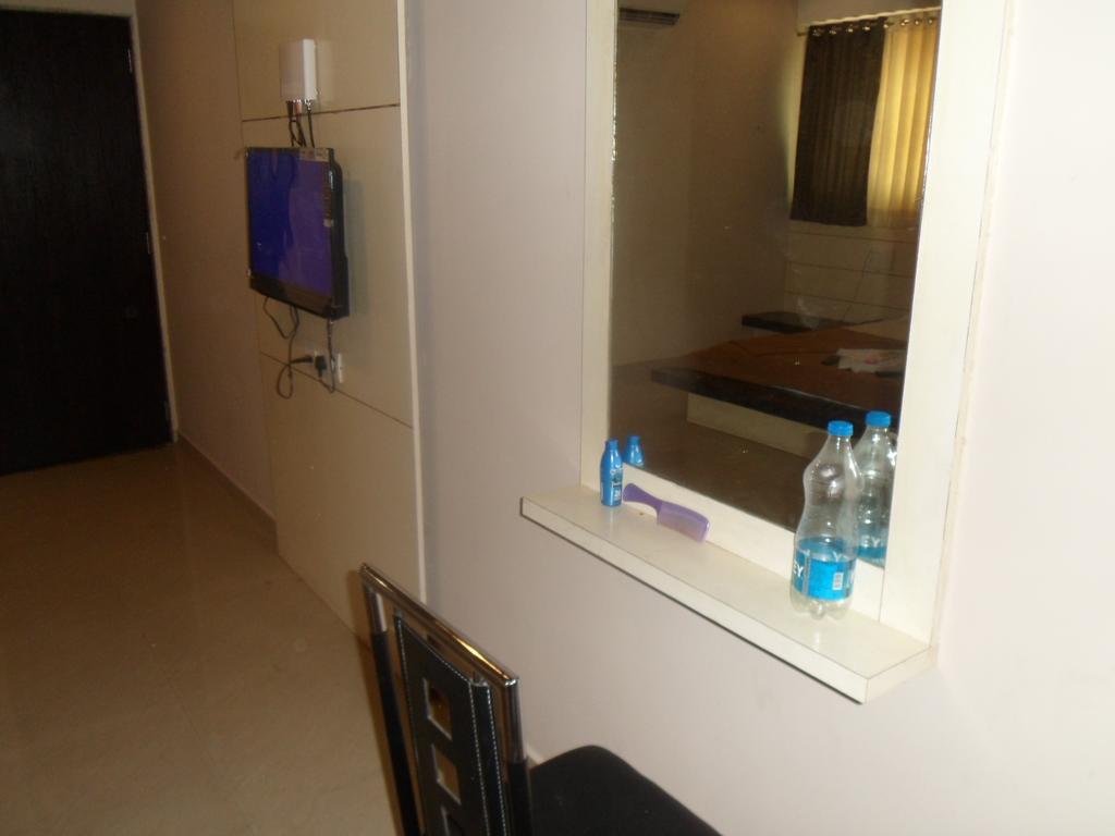 Hotel Canada Palace Watuwa Dış mekan fotoğraf