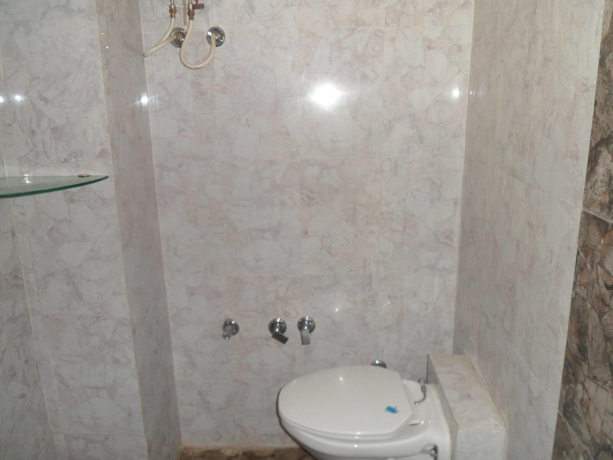 Hotel Canada Palace Watuwa Dış mekan fotoğraf
