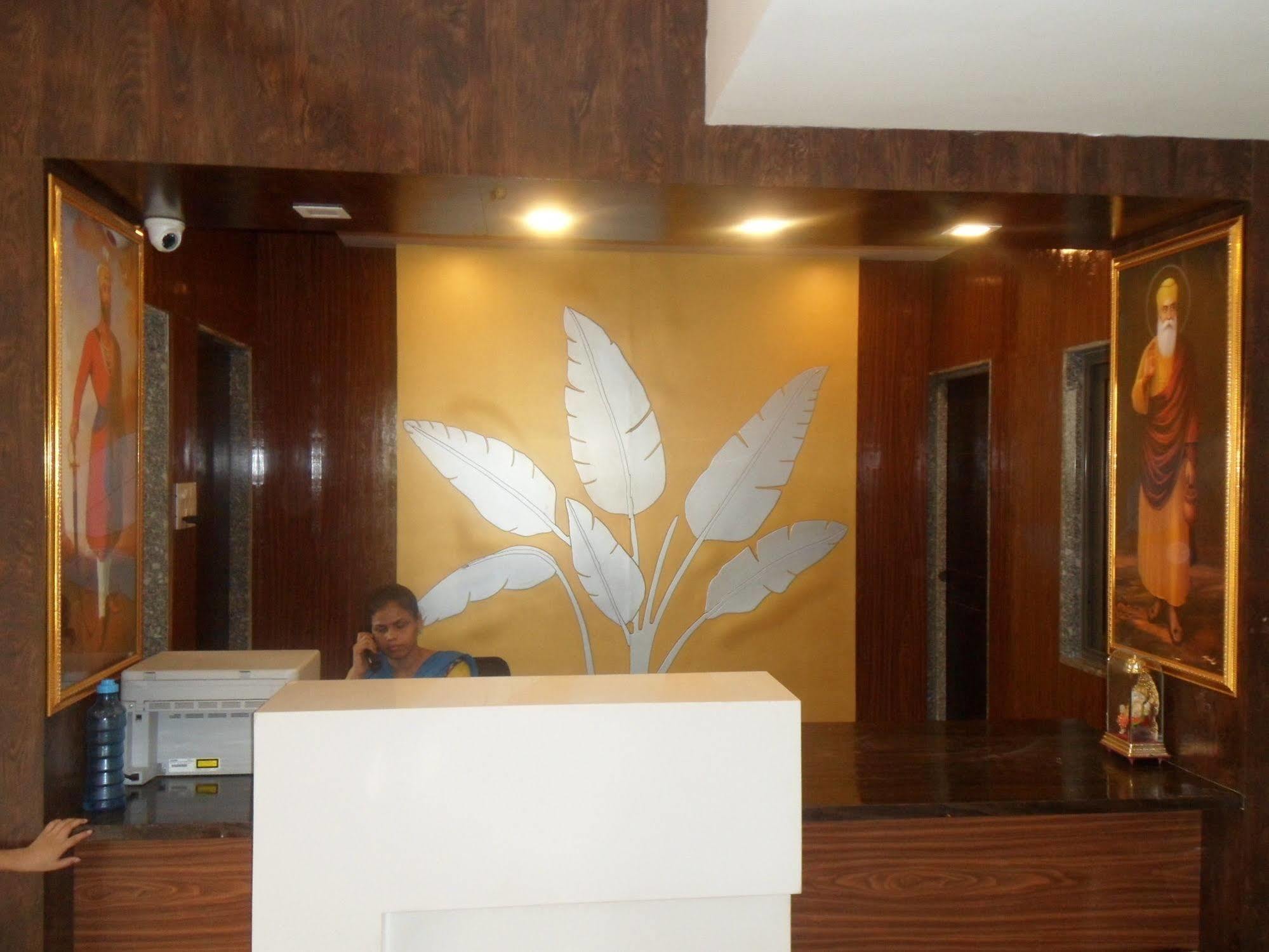 Hotel Canada Palace Watuwa Dış mekan fotoğraf
