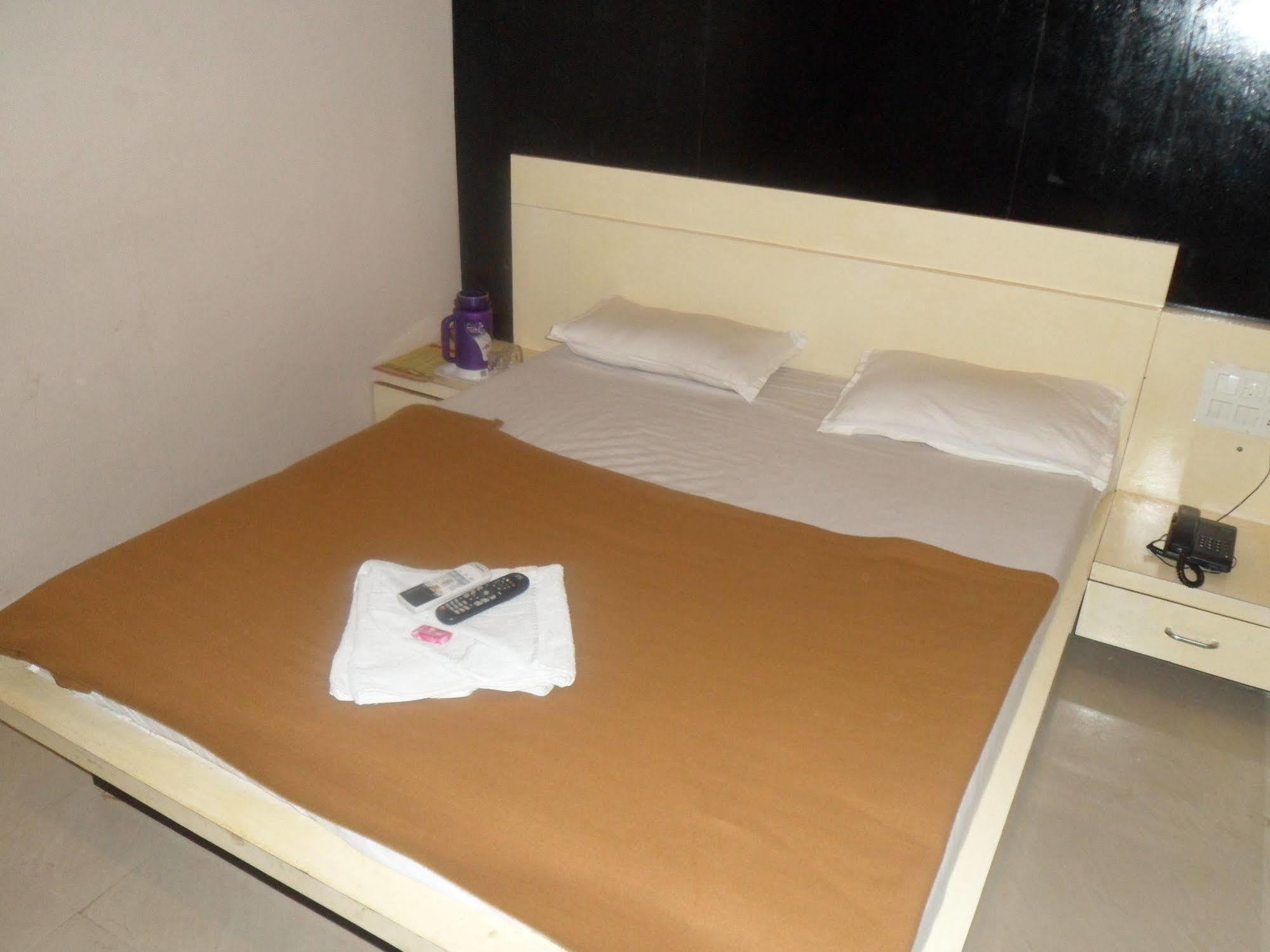 Hotel Canada Palace Watuwa Dış mekan fotoğraf