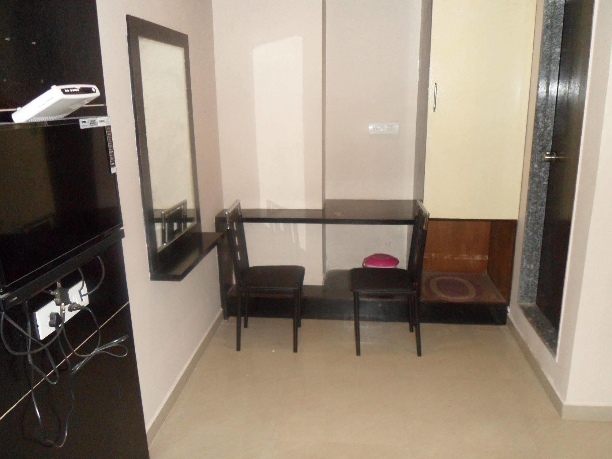 Hotel Canada Palace Watuwa Dış mekan fotoğraf
