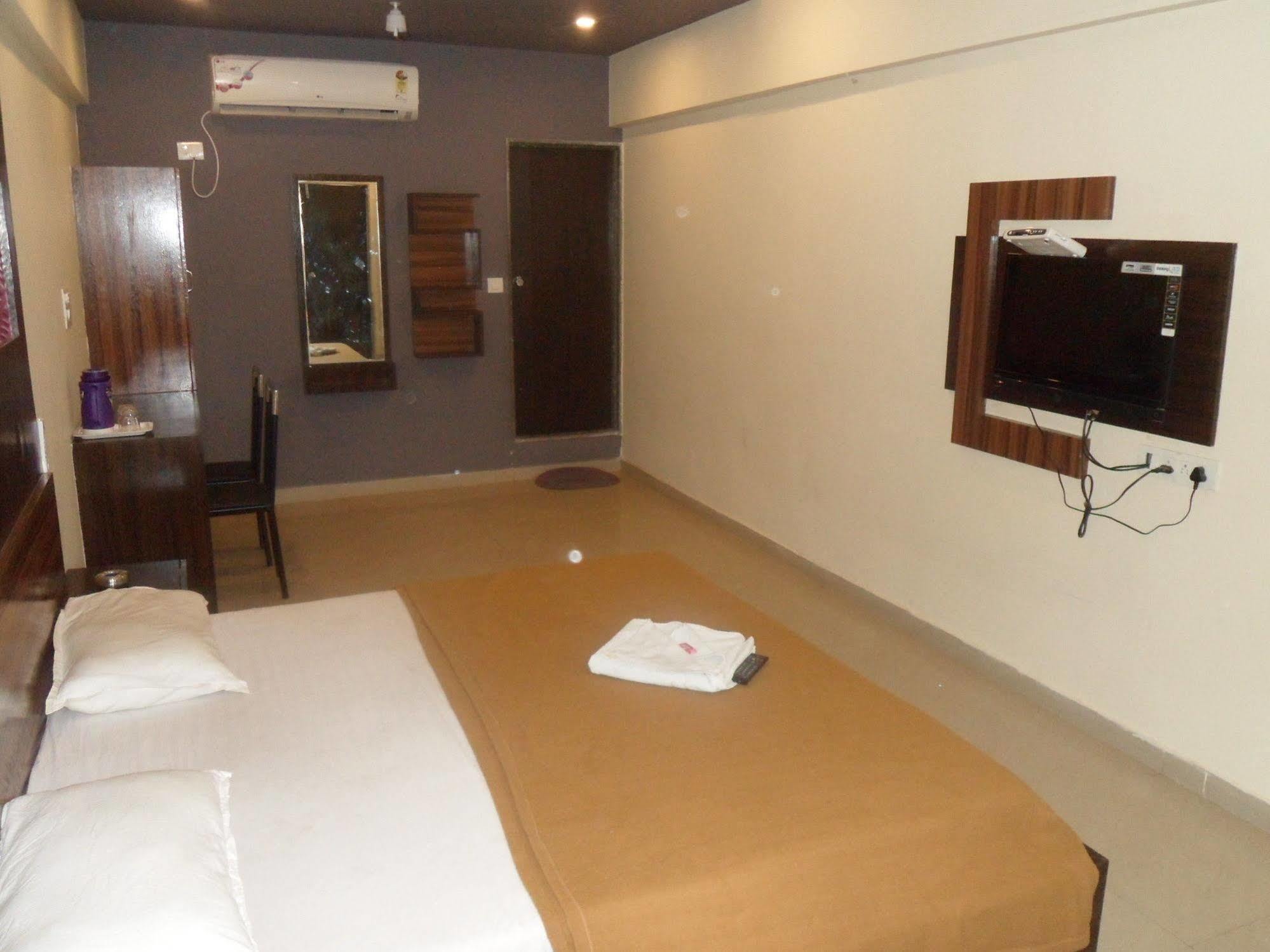 Hotel Canada Palace Watuwa Dış mekan fotoğraf