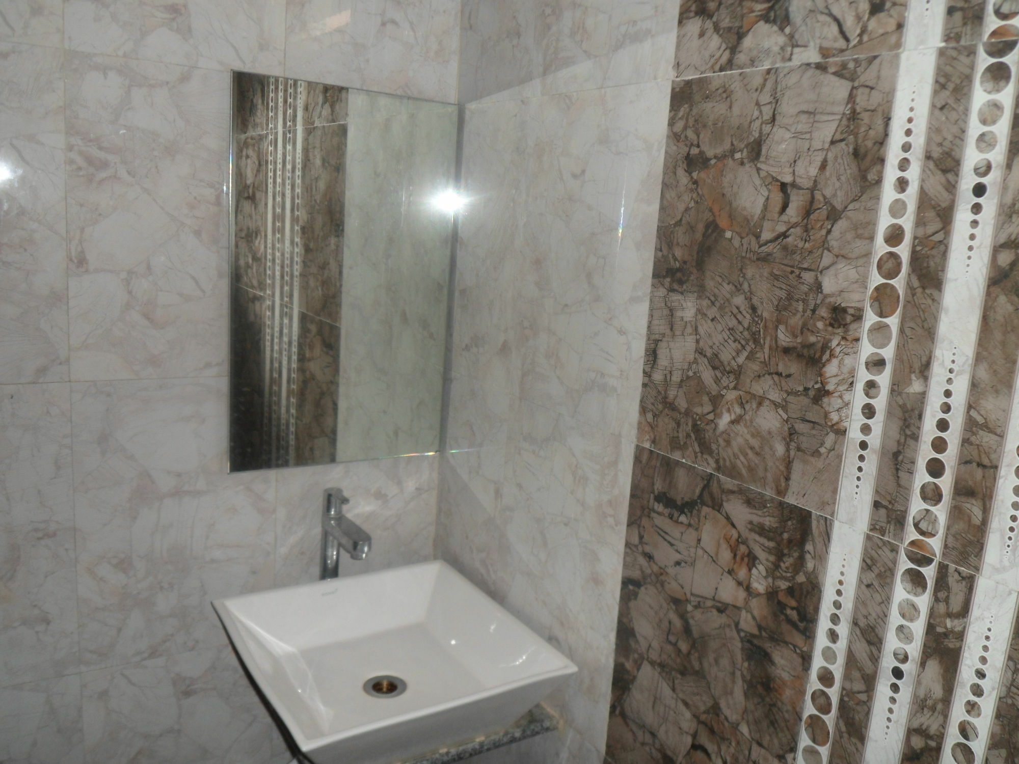 Hotel Canada Palace Watuwa Dış mekan fotoğraf